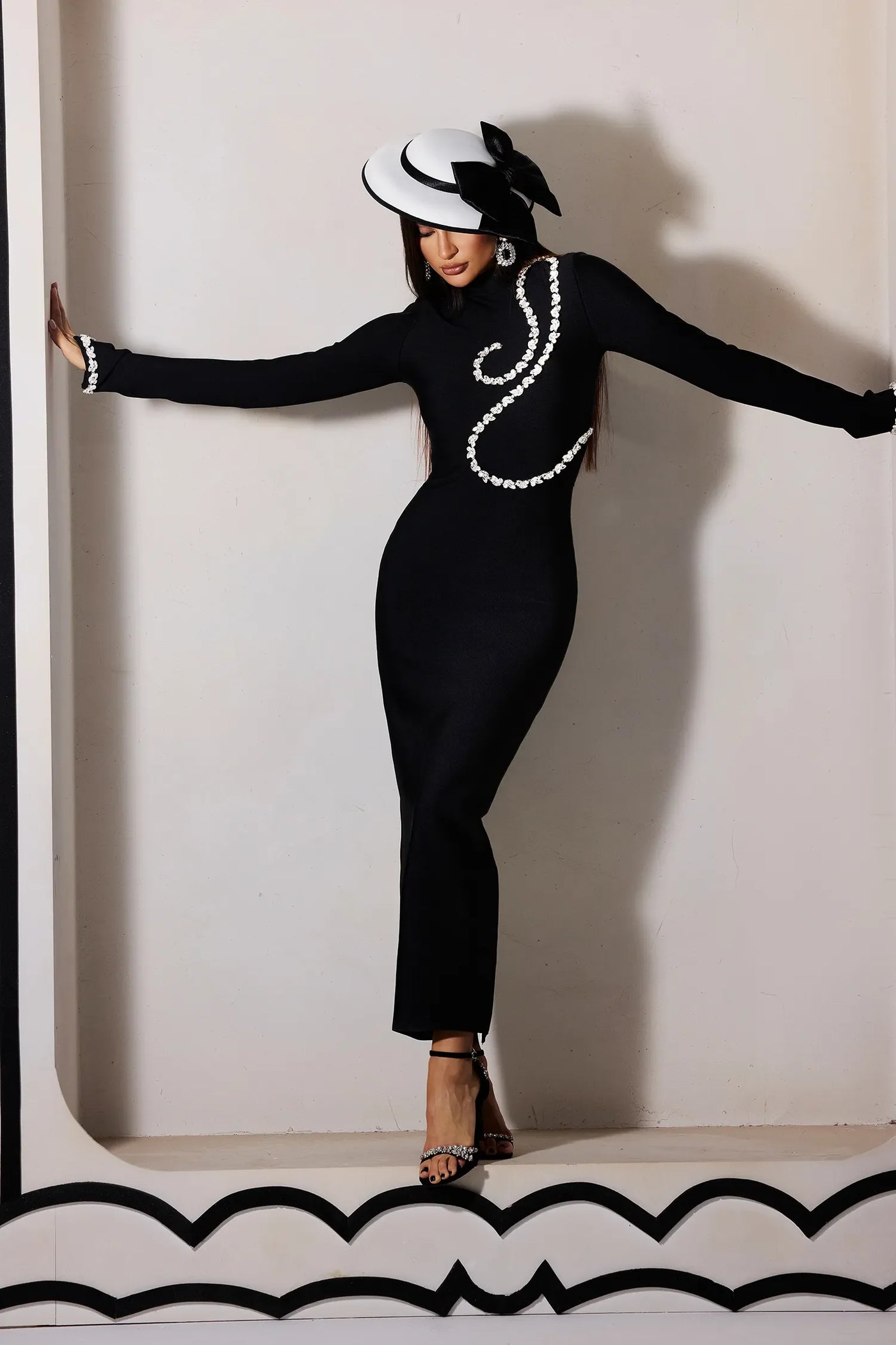 Hutuny Diamond Setting Long Sleeve Bandage Maxi Dress